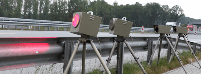 Blitzer sind auf der B8 an vielen Streckenabschnitten positioniert.