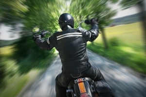Seien Sie nicht zu übermütig, wenn Sie mit Ihrem Motorrad im Frühling unterwegs sind!