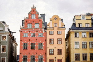 In Schweden entfällt die Auto-Maut in Stockholm oder Göteborg an Werktagen. 
